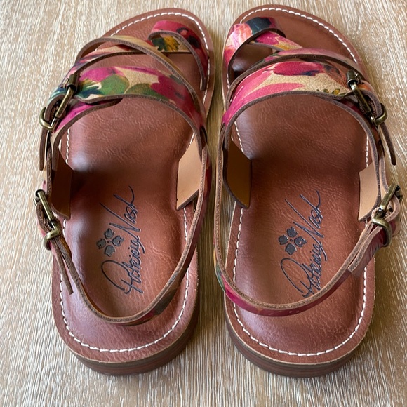 fidella sandals